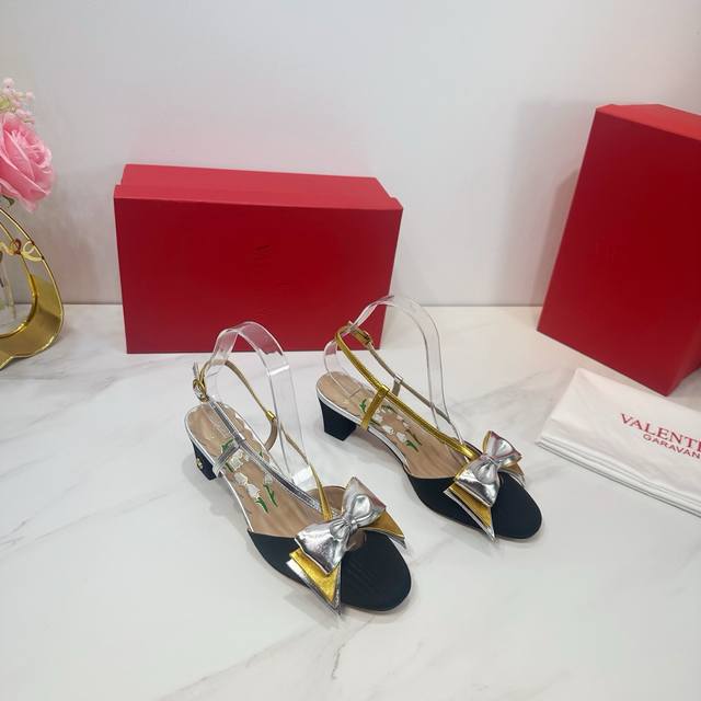 Factory Valentino Valentino 2025Ss Early Spring New Product Valentino Garavani's