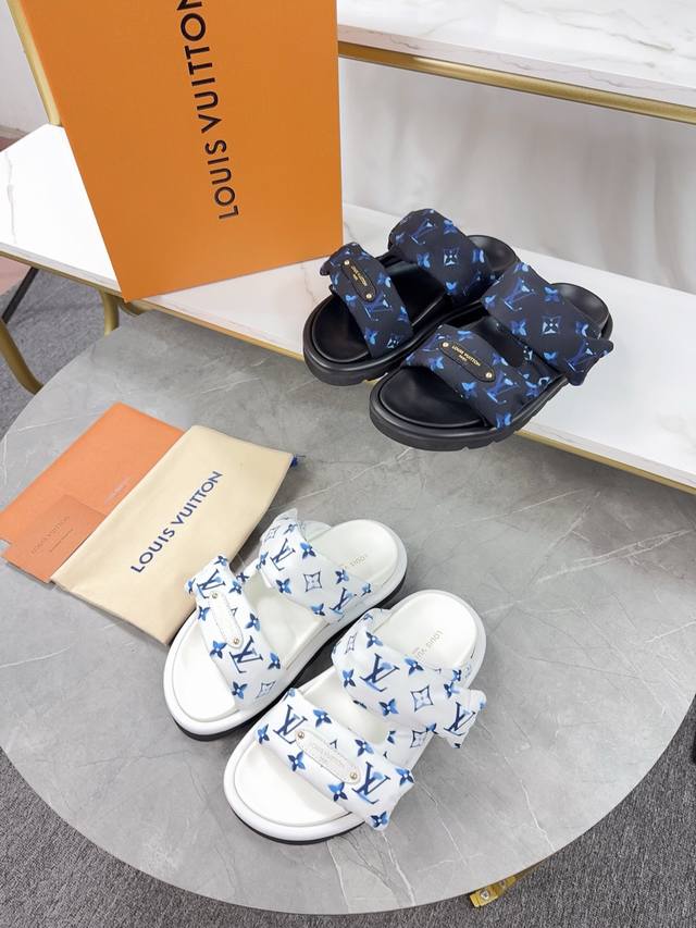 lv Donkey Brand L's 2025 Hot-Selling Embossed Logo Sandals This Style Of Pool