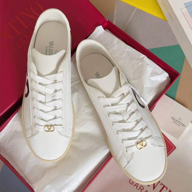Top Version Couple Model Valentino Valentino Royco Series Couple Model Cherry Ca