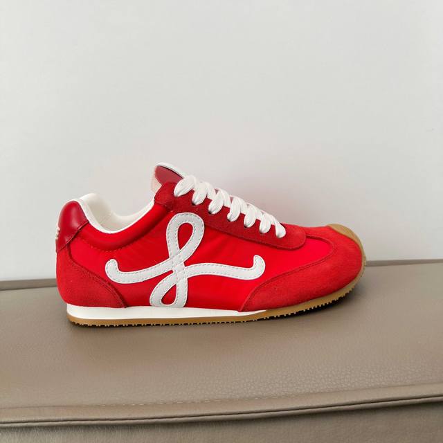 Factory 2025 Loewe's Hot-Selling Casual Shoes Are Coming. The Color Matching And