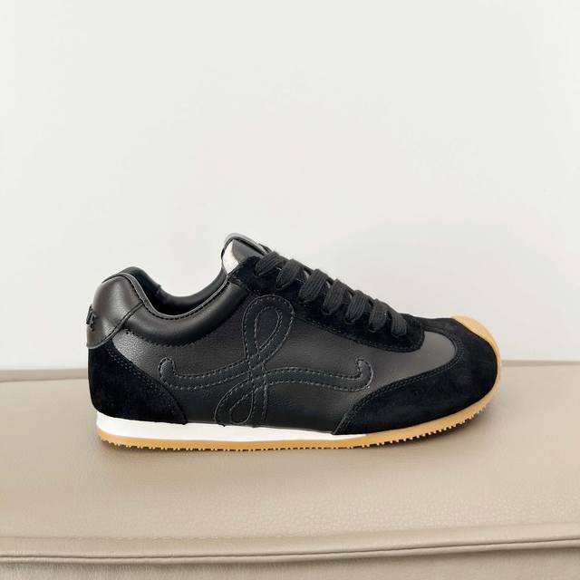 Factory Full Leather Model 25 Loewe Hot-Selling Casual Shoes Are Coming. The Col