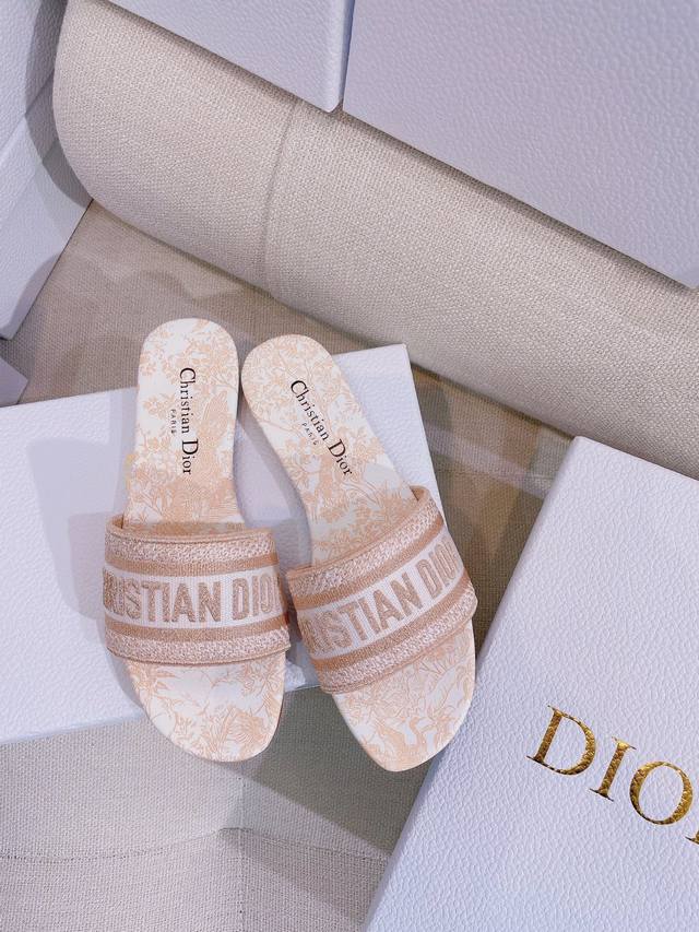 New Cd D-Way. Classic Fashion And Comfortable Cotton Embroidered Sandals And Sli