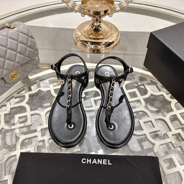 chanel Chanel's Latest Fashion Show Chain Decoration Top Quality Accurate To