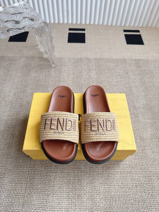 2025 Flat-Soled Beach Casual Couple Woven Slippers Classic Embroidered Logo D