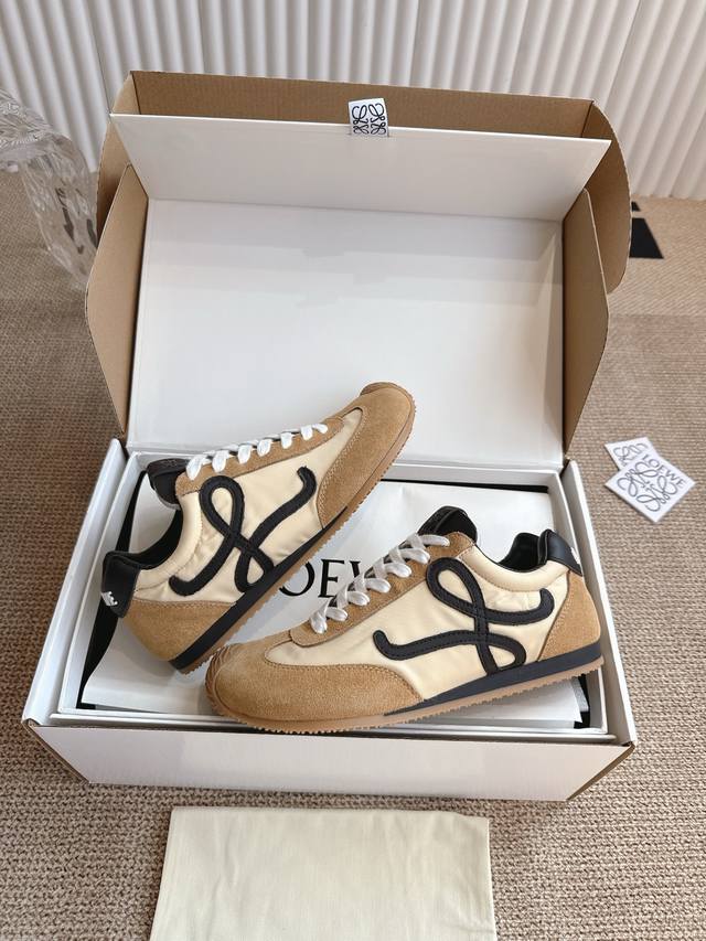 Buckle 20Loewe 2025 Paris Fashion Week New Balletrunner Ballet Sneakers Classic,