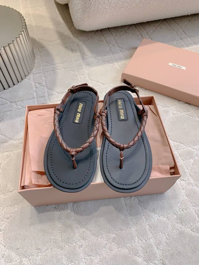 Factory Price P Miu New Clip-Toe Flat Sandals With Woven Upper Design Look Very