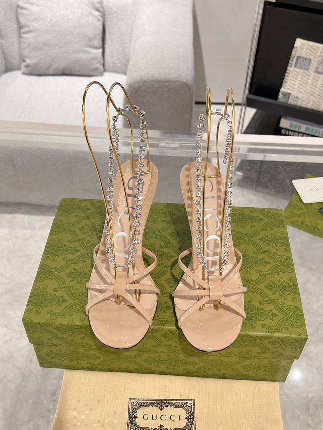 gucci Rhinestone Chain Strap High-Heeled Sandals Are Meticulously Polished In