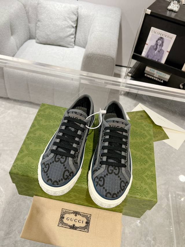 Women's And Men's Gucci Tennis 1977 Classic Series Canvas Shoes Early Spring Ser