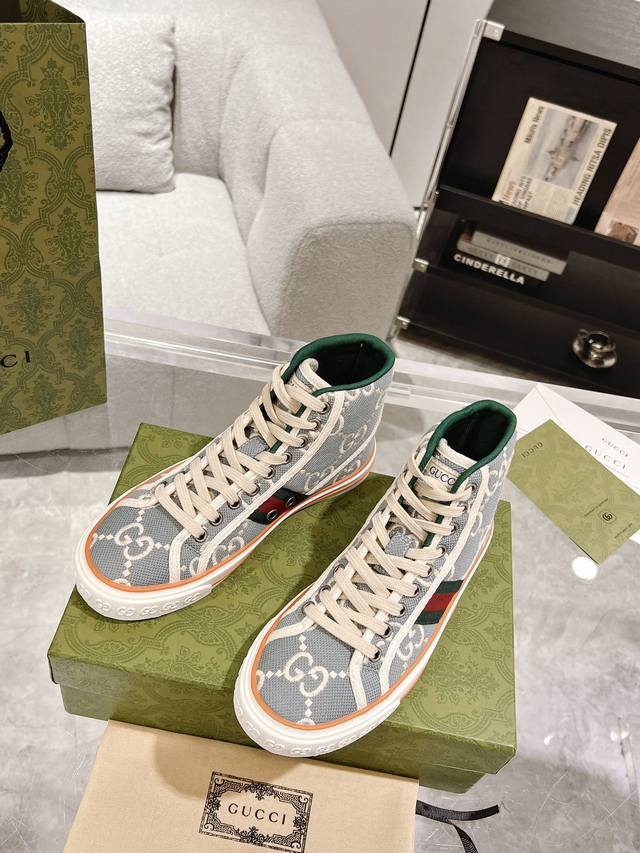 Gucci High Top Cloth Shoes For Men And Women Are Out. The Counter Is Updated Syn