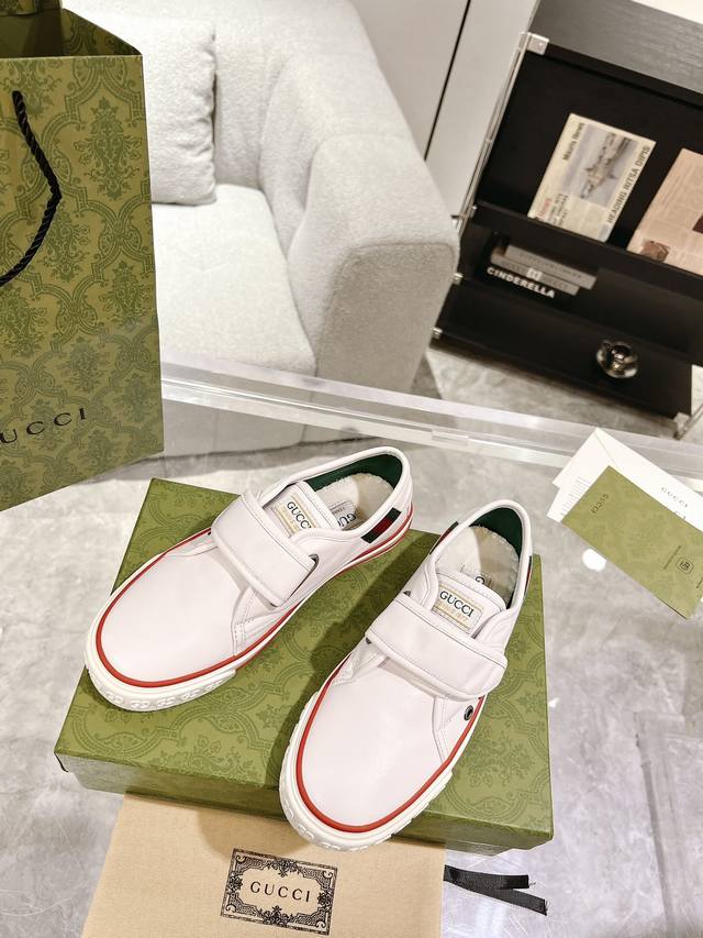Women's And Men's Gucci New Color Low-Top Cloth Shoes Are Shipped. The Counter I