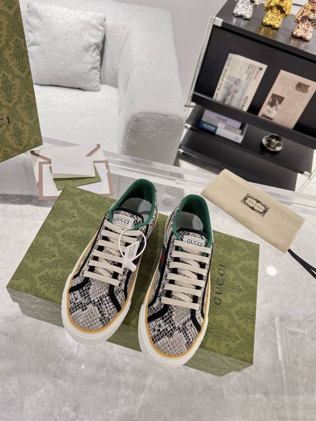 New Color Matching For Men And Women. I Bought 5 Pairs Of Originals To Develop T