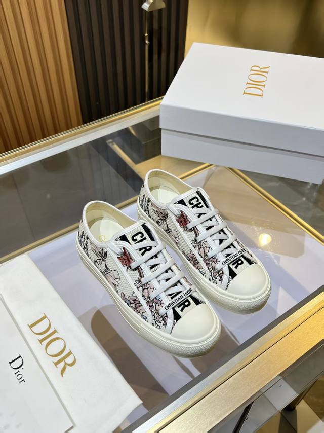 Yuan 2025 Walk N Dior Embroidered Mid-Top Casual Shoes Are Available On The Fash