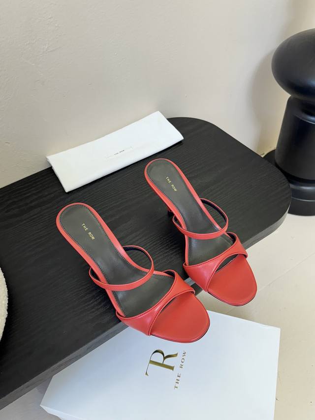 the Row25 New Spring And Summer Simple Metal Leather Cat Heel Round Toe Slipp