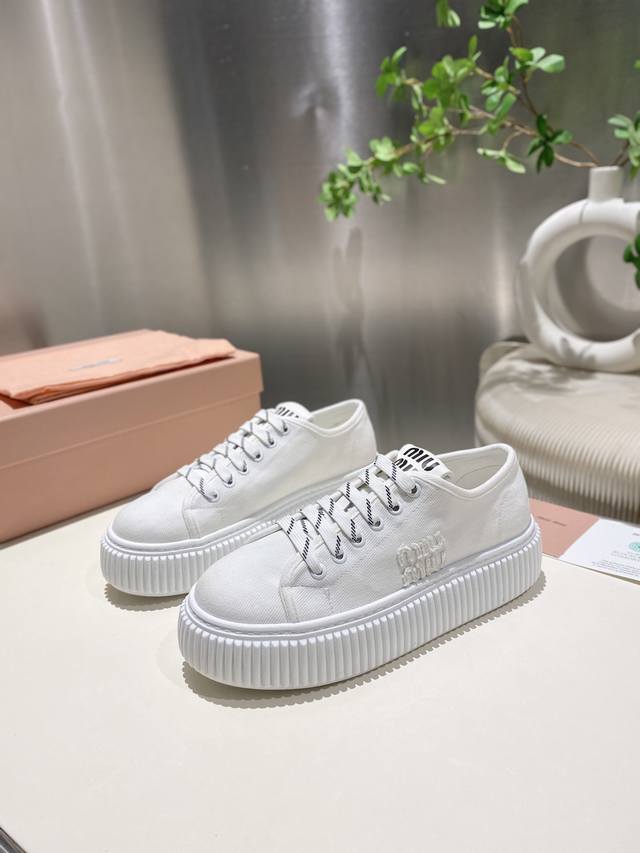 Single Shoes Slippers Miu Miu 2025 Spring And Summer Catwalk Biscuit Shoes Thick