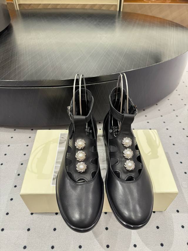 New Arrival Fabric: Cowhide Lining: Sheepskin Sole: Rubber Elegant Style Creates