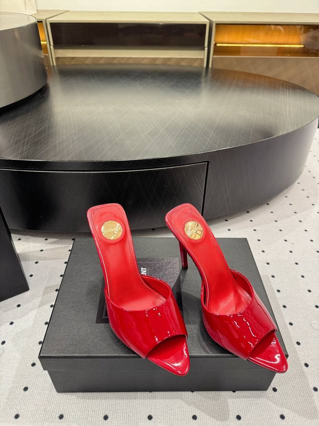 25 Spring Model Who Can Resist Ysl High Heels? They Are So Amazing That They
