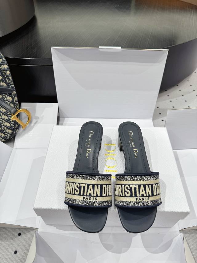 New Summer Models Are Here. Super Elegant Fairy-Level Flat Sandals Are Very Fair