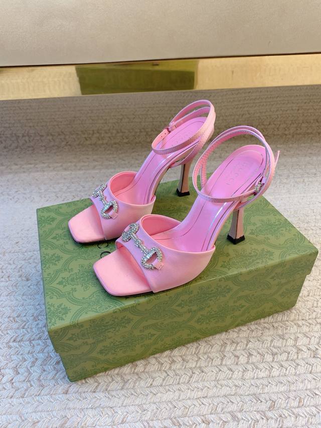 gucc*Ss25 New Style Crystal Diamond Horsebit Silk Sandals Original Last, Top
