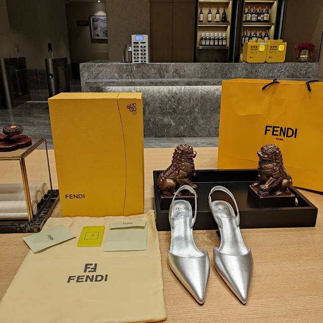 Low-Heeled Model Fendi Top Version 2025 Official Vip Limited High-End Version Dr