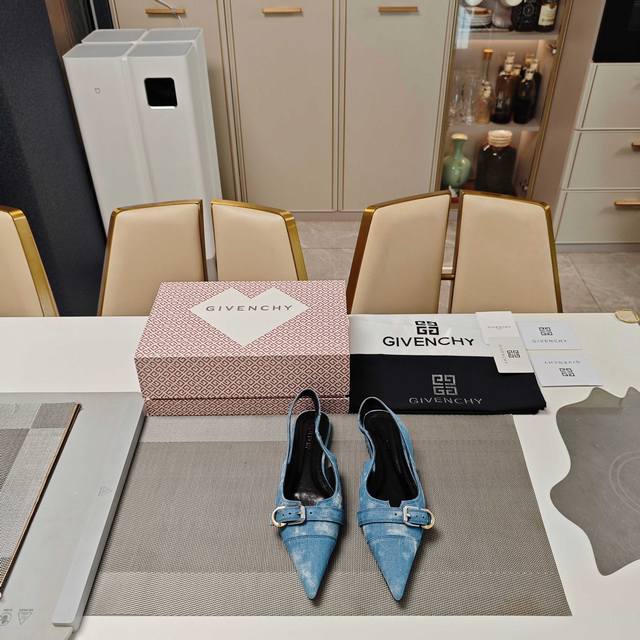 Givenchy's Latest Official Packaging Package 25 Years Of G Pattern Pink Heart Ma
