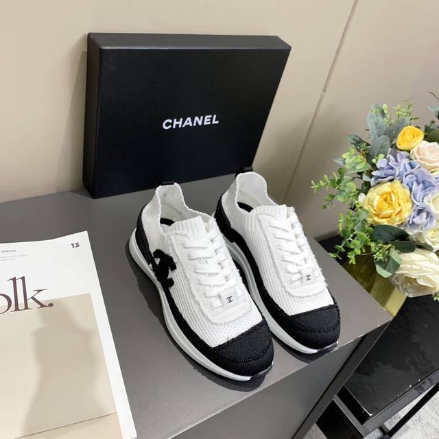 Factory Price Pp Chanel Xiaoxiang Early Spring Panda Shoes Lace-Up Sneakers Seri