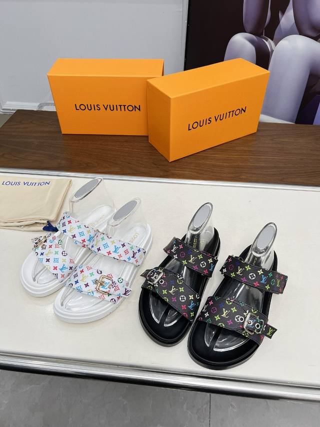 Price: Louis Vuitton's New Slippers Are On Sale Now. 1:1 High-End Customization