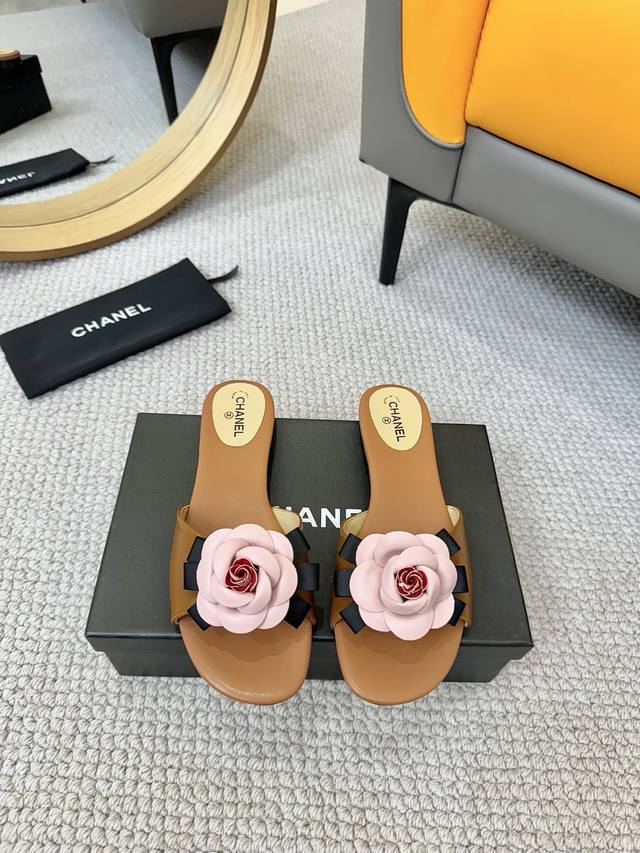 Price: Chanel Ss25P Spring And Summer New Thick-Soled Camellia Slippers Chanel*