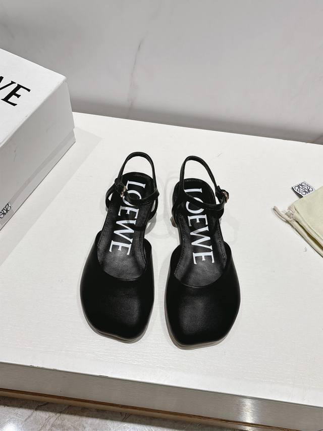 loewe's New 2025 Spring And Summer Flat Sandals Are Here. I Was Amazed When I