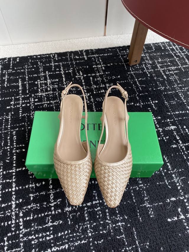 Dongguan Purchasing Level Bottega Venet New Summer Small Pointed Woven Sandals S