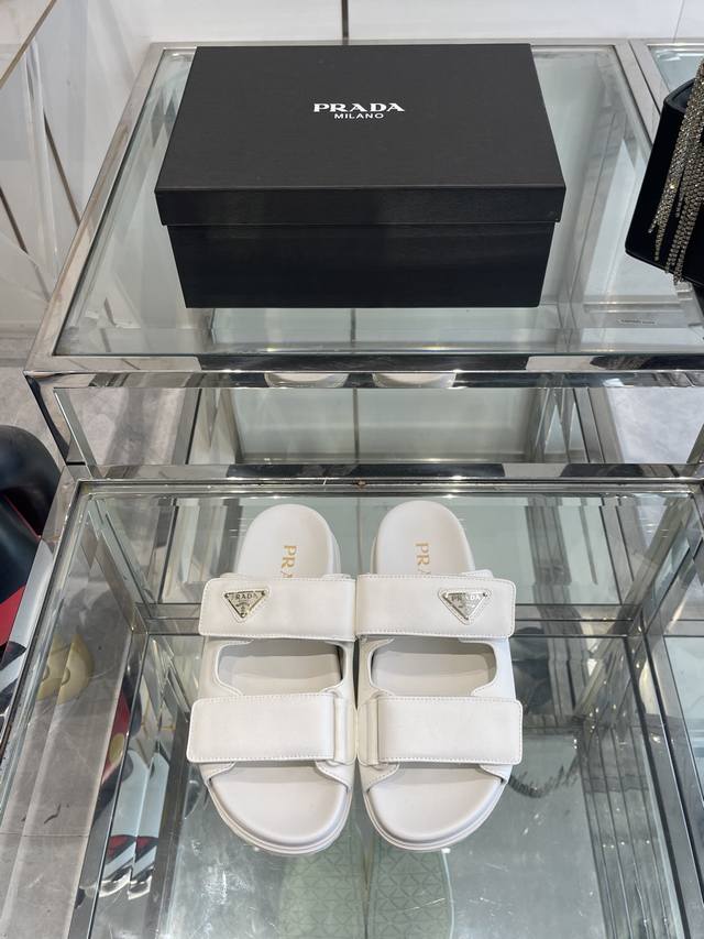 prada 25Ss New Spring And Summer Cowhide And Rubber Sole Sandals Reminds Me O