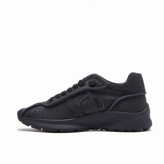 chanel 2025 Top-Level Casual Sports Shoes This Classic Design Upper Has A Var