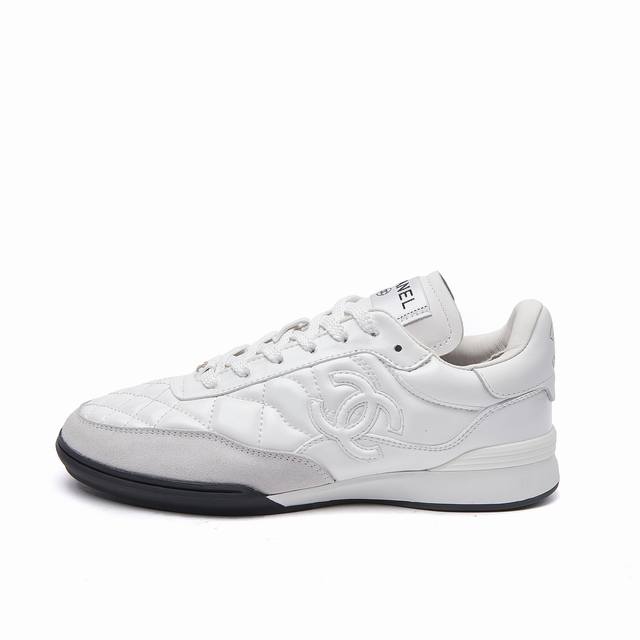 chane Top-Grade Casual Sports Shoes This Classic Design Upper Has A Variety O