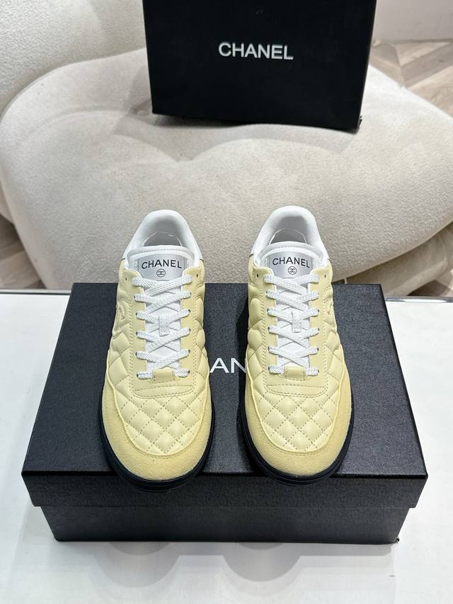 chane Top-Level Casual Sports Shoes This Classic Design Upper Has A Variety O