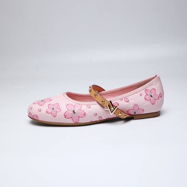 lv Spring, Summer, Autumn And Winter Four Seasons Shoes Are Here. This Pair I
