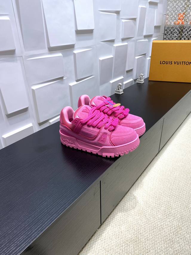 Top Version Buddha Goods Lv Donkey Brand L's Latest Catwalk Model Chubby Trainer