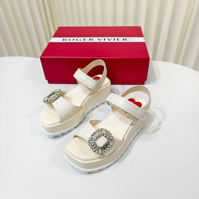 roger Vivier Summer New Rhinestone Height-Increasing Sandals Are Newly Releas