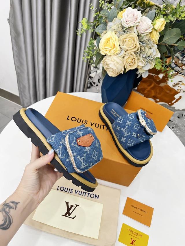 louis Vuitton Popular Embossed Logo Sandals. This Pool Pillow Comfort Flat Sa