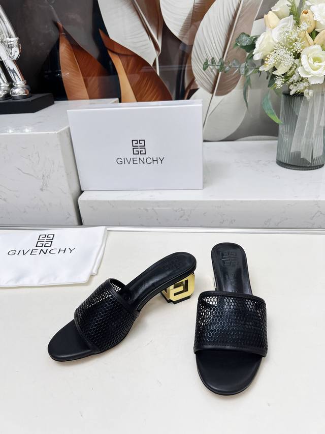 New Arrival Givenchy 2025 Thick Heel Slippers Are Stylish And Fashionable. Fashi