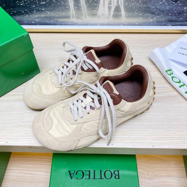 Men's Size +20 Bottega Venet* Bottega Veneta's Latest Orbit Series Couple's Retr