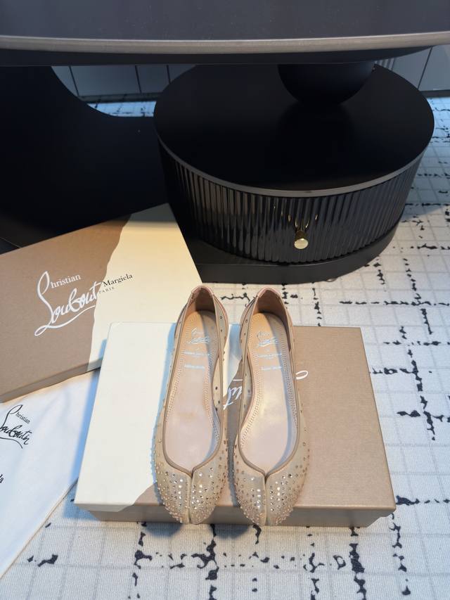 cl X Maison Margiel* 25Ss Split-Toe Flats Maison Margiela And Christian Loubo