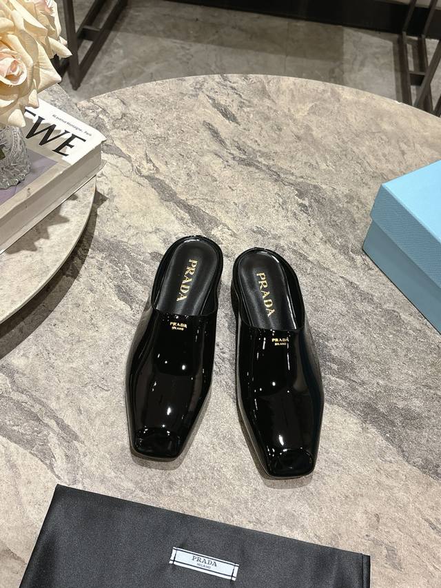 prada Prada's New Spring And Summer Square Toe Thick Heel Closed Toe Slip-On
