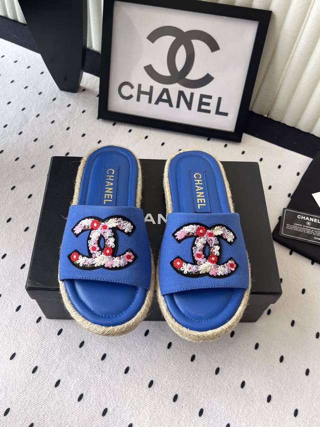 chanel New Summer Slippers. The Thick Sole Of The Sandals Series That You Mus