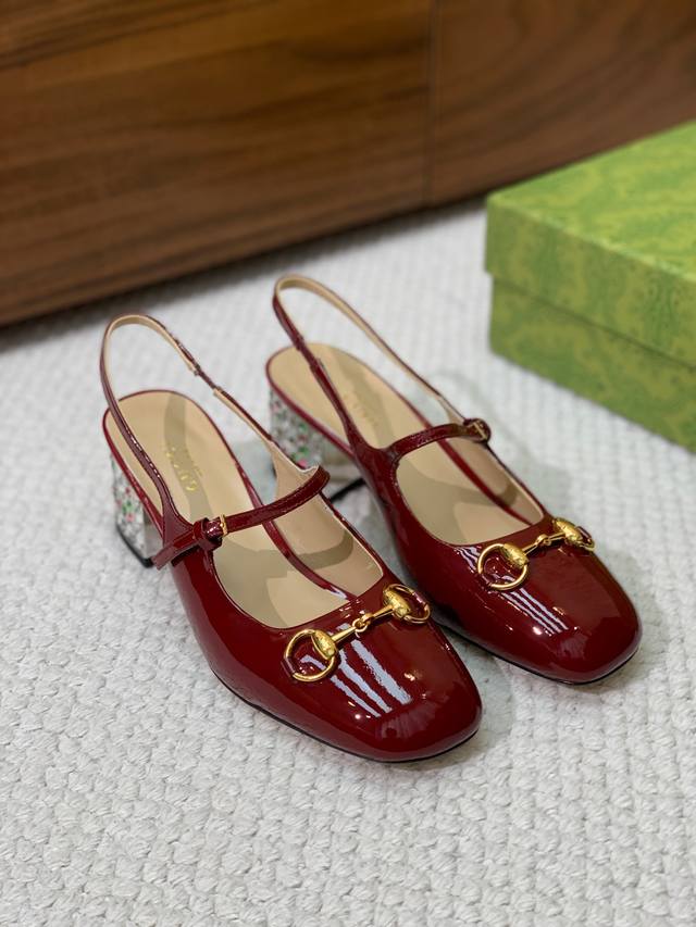 gu*Cisingle Shoe With Hollow Diamond Heel, Carefully Adjusted Shoe Last, Pate