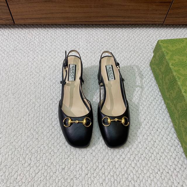gu*Cishoes With Thick Heels And Carefully Adjusted Shoe Lasts And Uppers. Cus