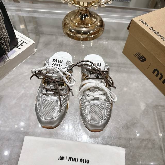 New Balancemiu Miu Co-Branded Half-Slippers This Pair Of Co-Branded Closed-Toe S