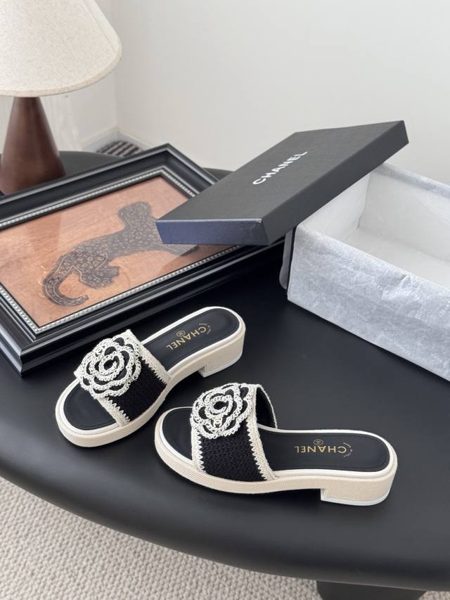 chanel 25P New Camellia Slippers Each Of The Delicate Flowers Is Decorated Wi