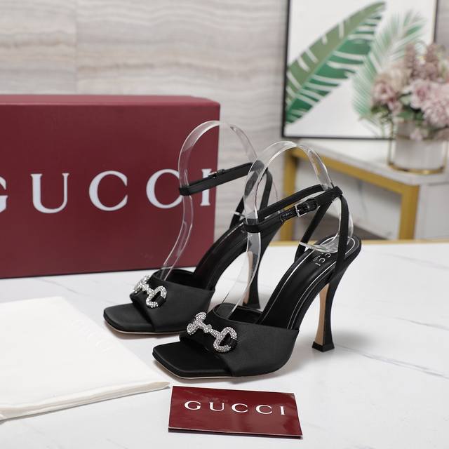 Top Version Gucci 25S Spring And Summer New Rhinestone Candy Color Back Strap Sa