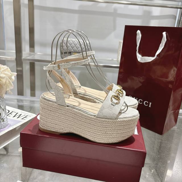 Latest Hit Women's Horsebit Flat Mid-Heeled Platform Sandals This Design Combine