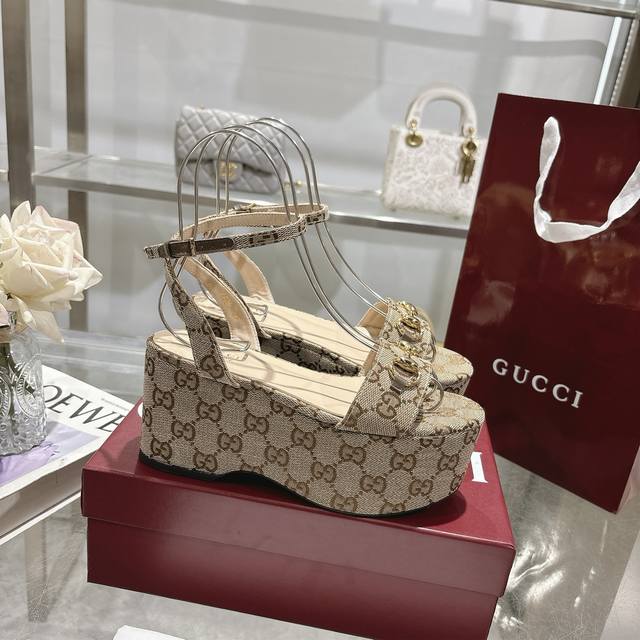Latest Popular Women's Horsebit Flat Mid-Heeled Platform Sandals The Iconic Hors