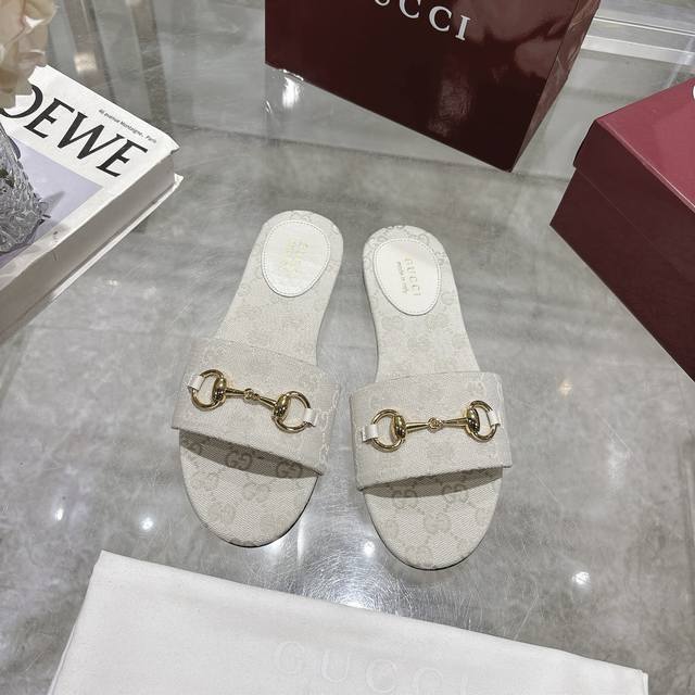 New Horsebit Women's Beach Slippers This Sandal Is Defined By A Light Gold Horse